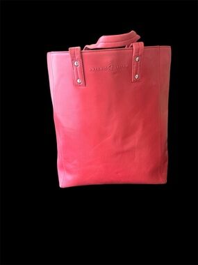 Antonio Valeria EUC Italian leather
Large two handle structured rose red
Tote